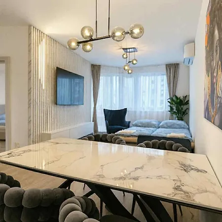 Luxury 2-bedroom With Balcony ברטיסלאבה