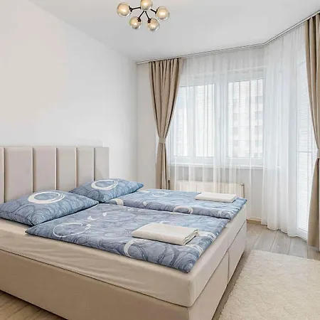 Luxury 2-bedroom With Balcony Апартаменты