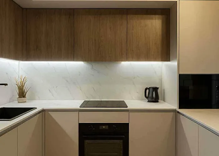 Luxury 2-bedroom With Balcony דירה